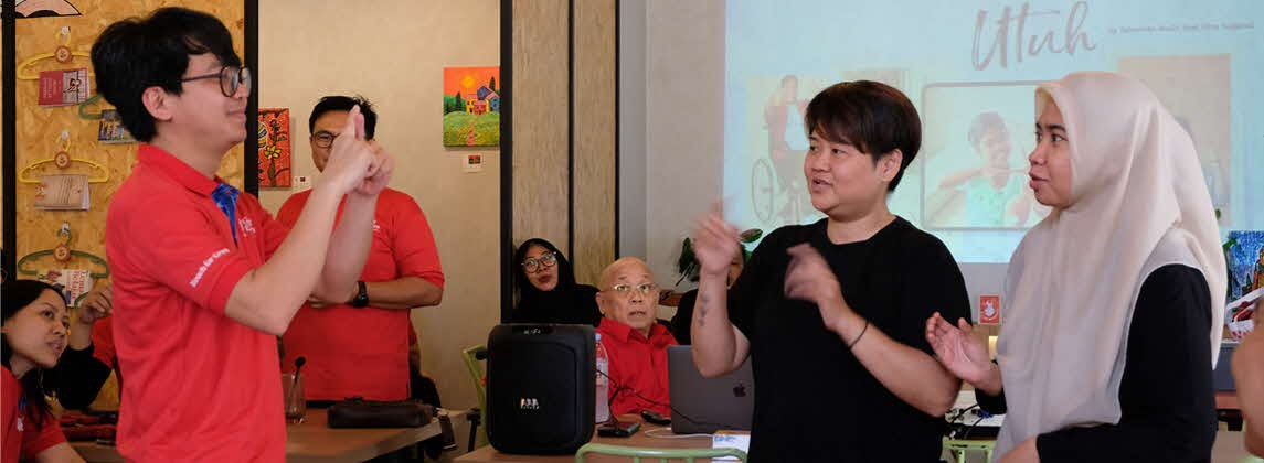 Rayakan Semangat Berbagi melalui Christmas Charity