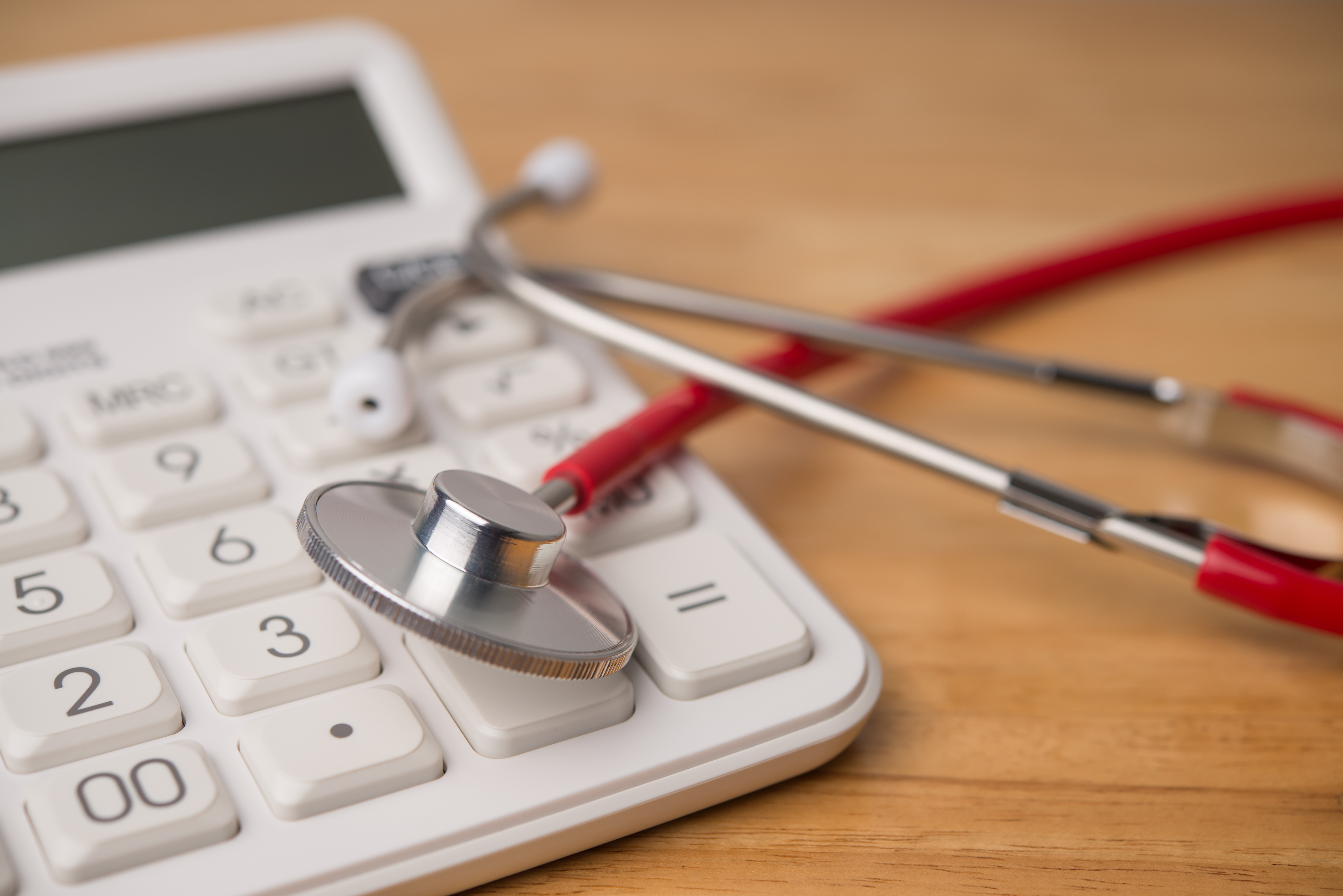 Medical Card vs Critical Illness Insurance in Malaysia: Do you need both?